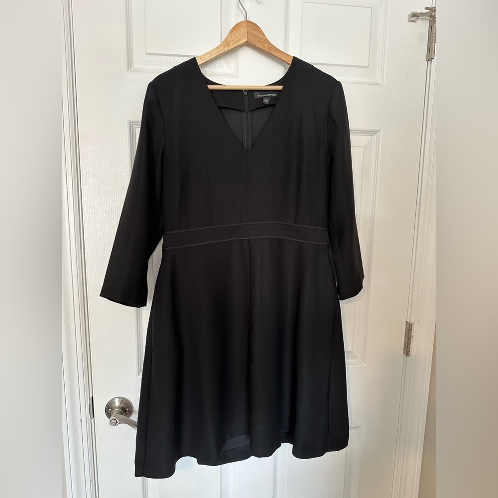 Banana Republic Black V-Neck Fit & Flare Dress Size 8